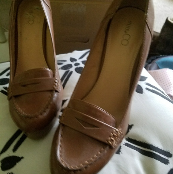 Shoes - Picture 1 of 3